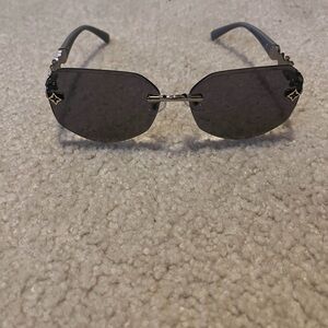 Pre-Owned Louis Vuitton Monogram Grey Glasses💥